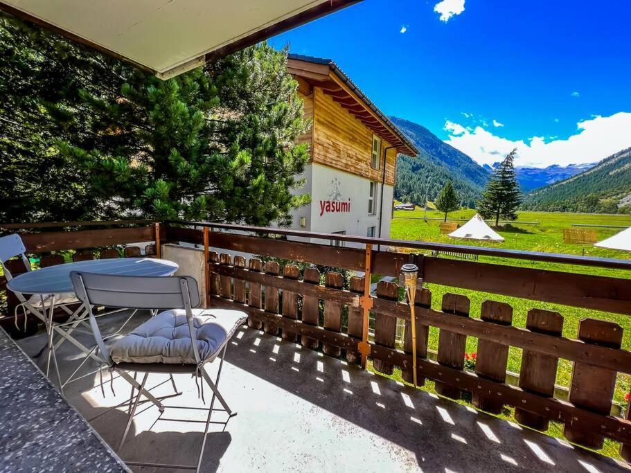 Panorama Apartment For 4 Near Zermatt Täsch Exterior foto